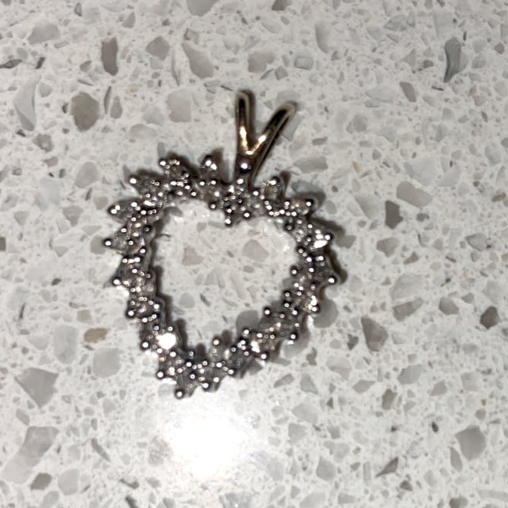 10 carat gold diamond pendant